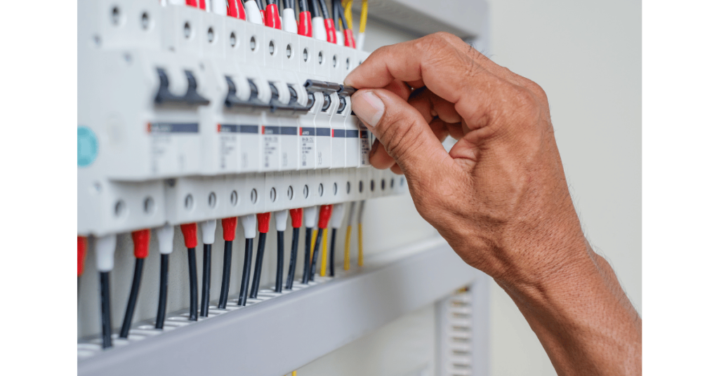 Circuit Breaker untuk Perlindungan Arus Pendek Pada Genset